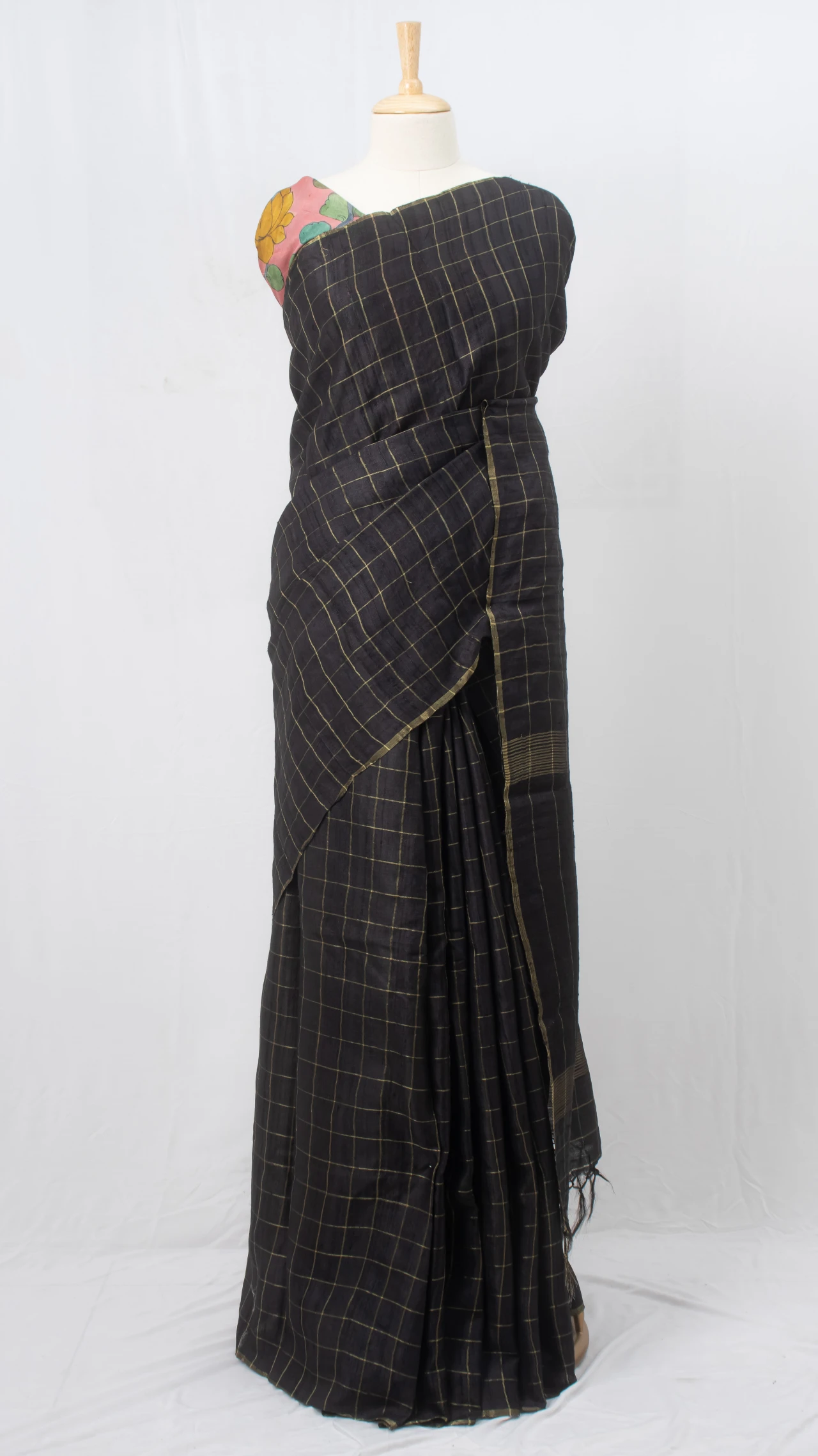 Simple Black Colour Tussar Silk Saree With Checked Zari