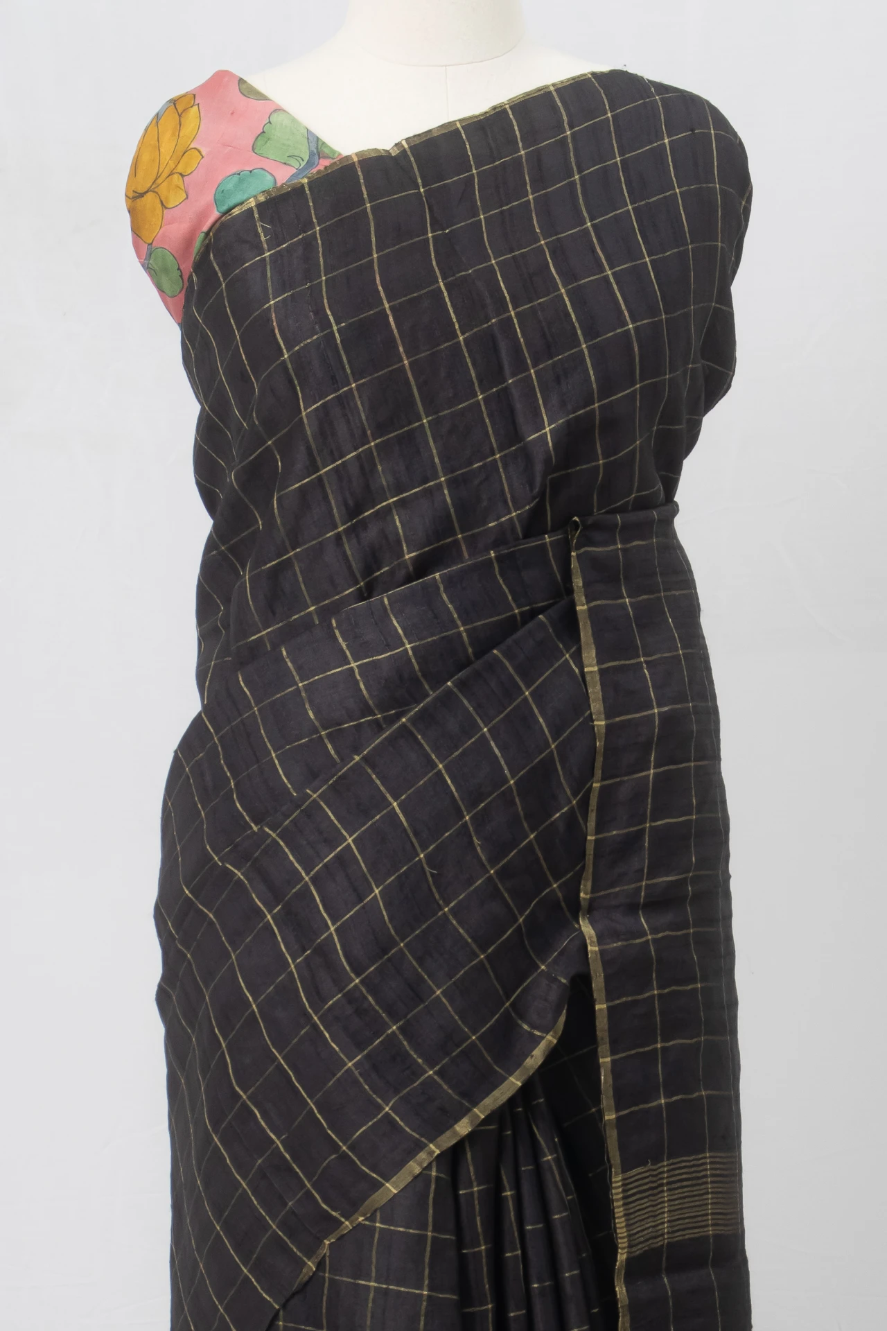Simple Black Colour Tussar Silk Saree With Checked Zari